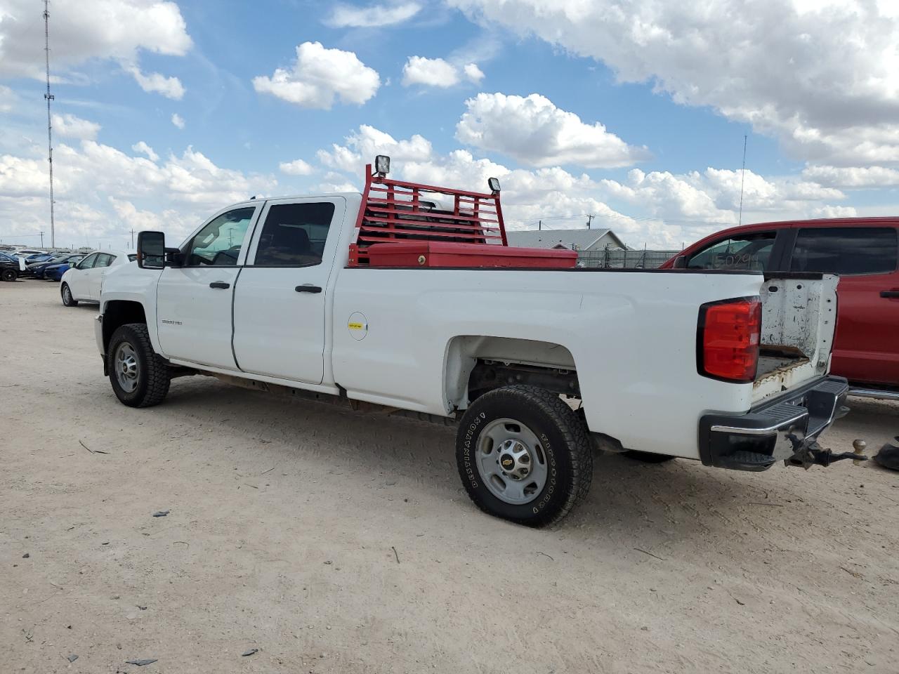 Изображение 2 2018 CHEVROLET SILVERADO C2500 HEAVY DUTY 2018 с VIN 1GC1CUEG2JF165748