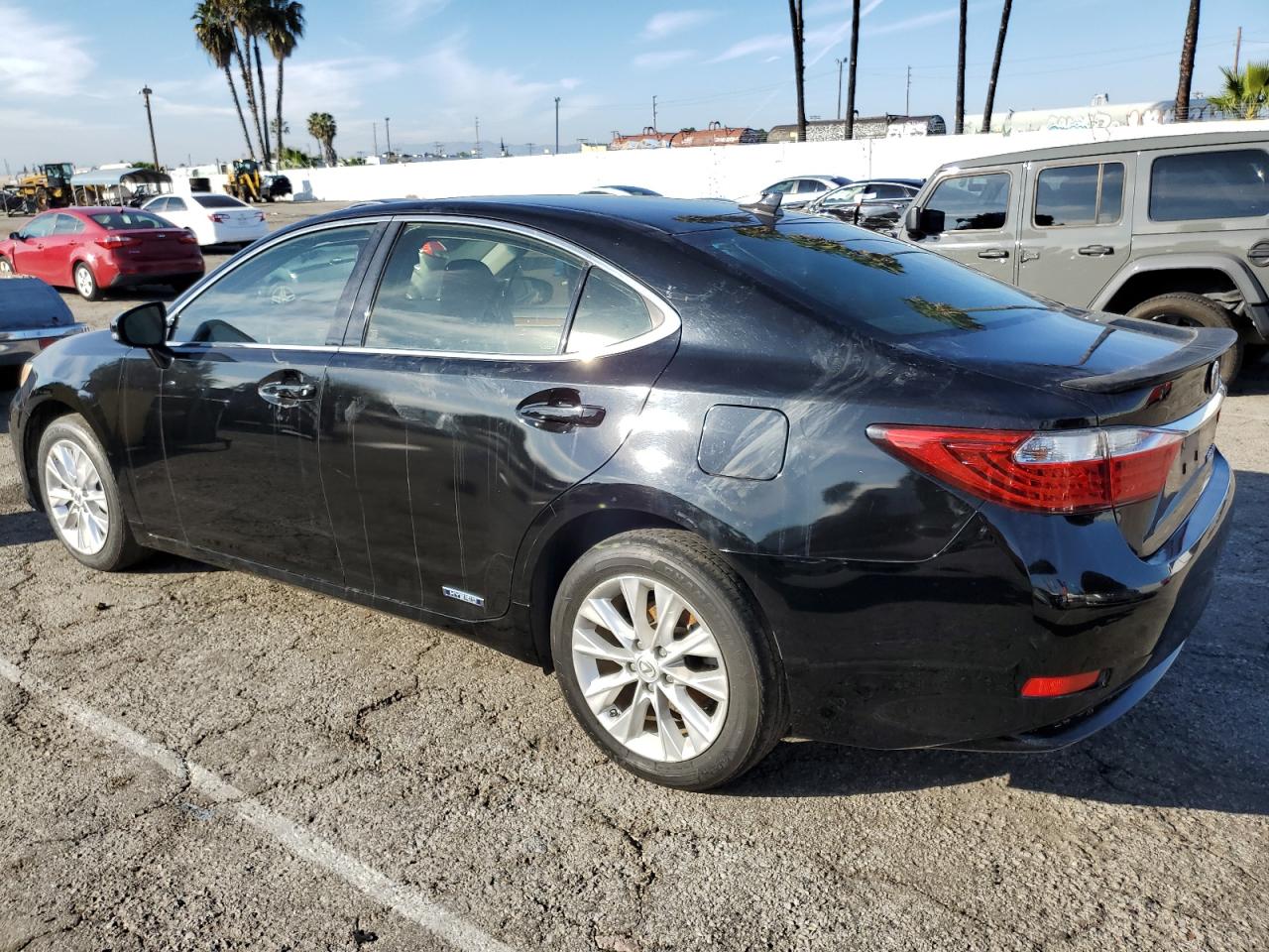 Image 2 of 2014 LEXUS ES 300H 2014 with VIN JTHBW1GG5E2055408