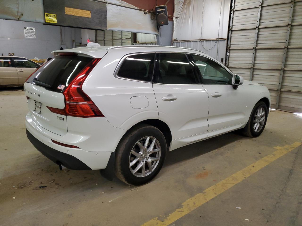 Изображение 3 2019 VOLVO XC60 T5 2019 с VIN LYV102RK5KB285109