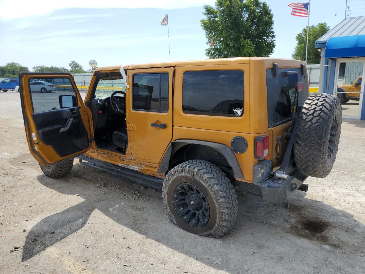 Image 2 of 2014 JEEP WRANGLER UNLIMITED RUBICON 2014 with VIN 1C4HJWFG4EL217774