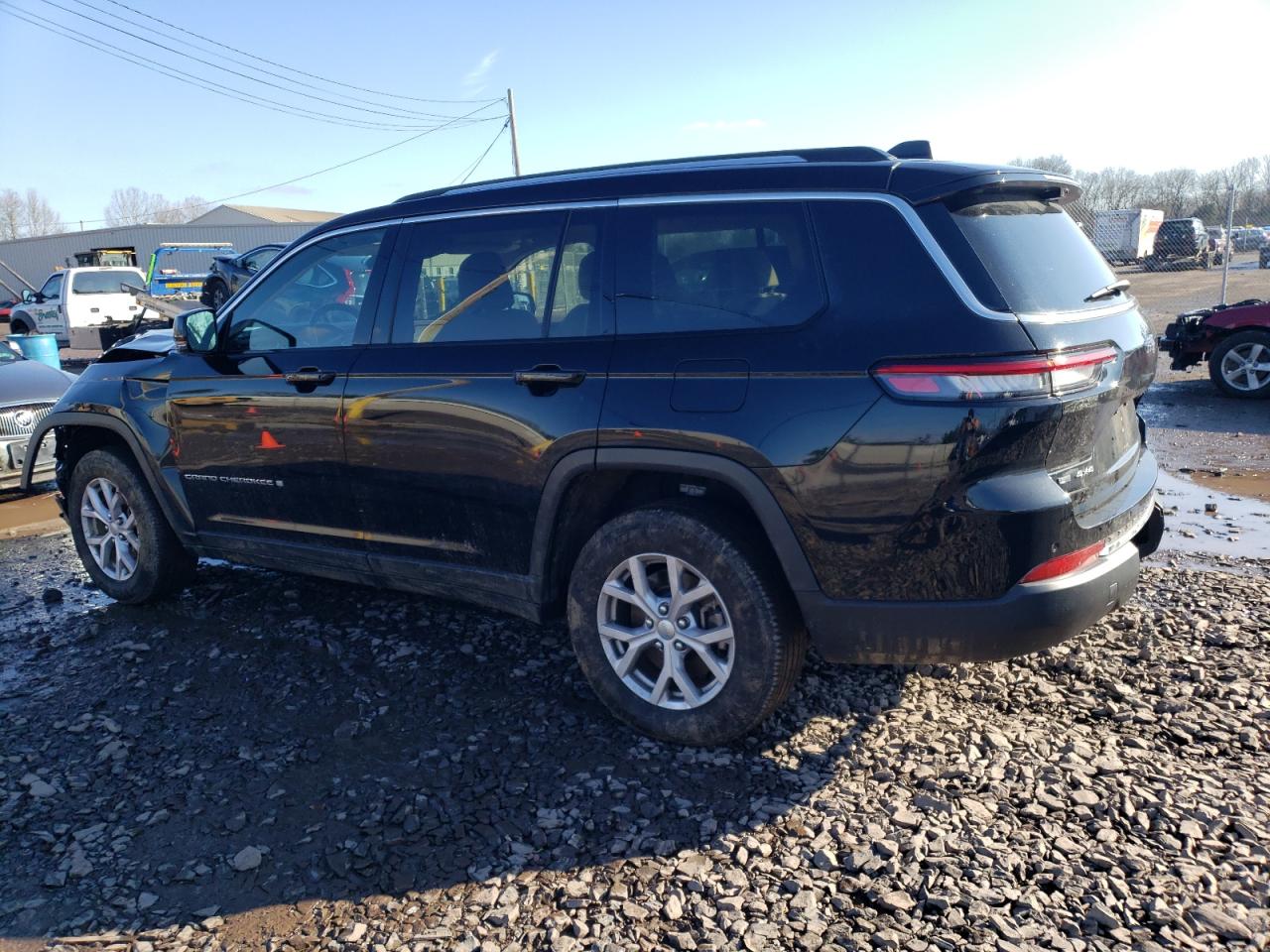 Image 2 of 2022 JEEP GRAND CHEROKEE L LIMITED 2022 with VIN 1C4RJKBG2N8614115