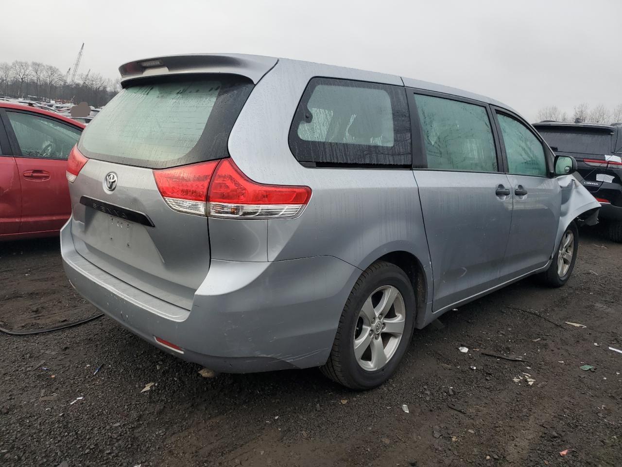 Изображение 3 2013 TOYOTA SIENNA  2013 с VIN 5TDZK3DC5DS402624