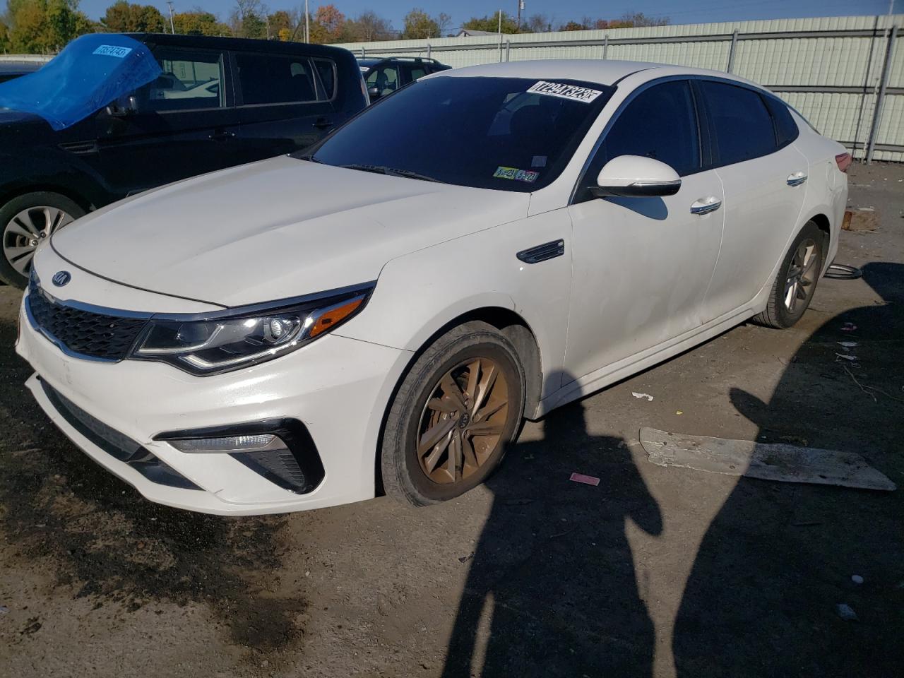 Изображение 1 2019 KIA OPTIMA LX 2019 с VIN 5XXGT4L38KG291769