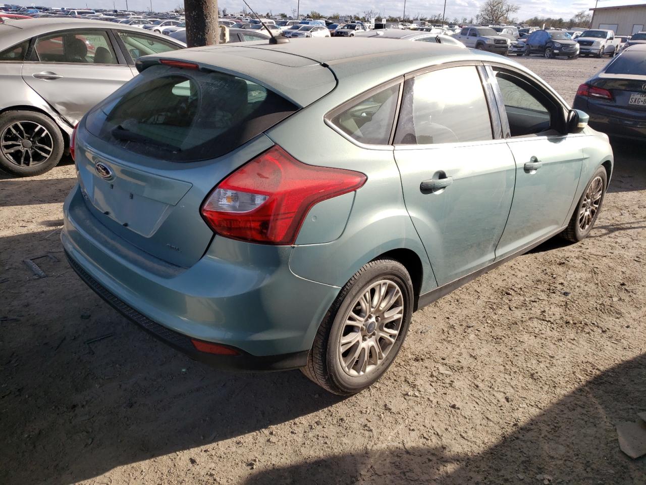 Image 3 of 2012 FORD FOCUS SEL 2012 with VIN 1FAHP3M26CL367974