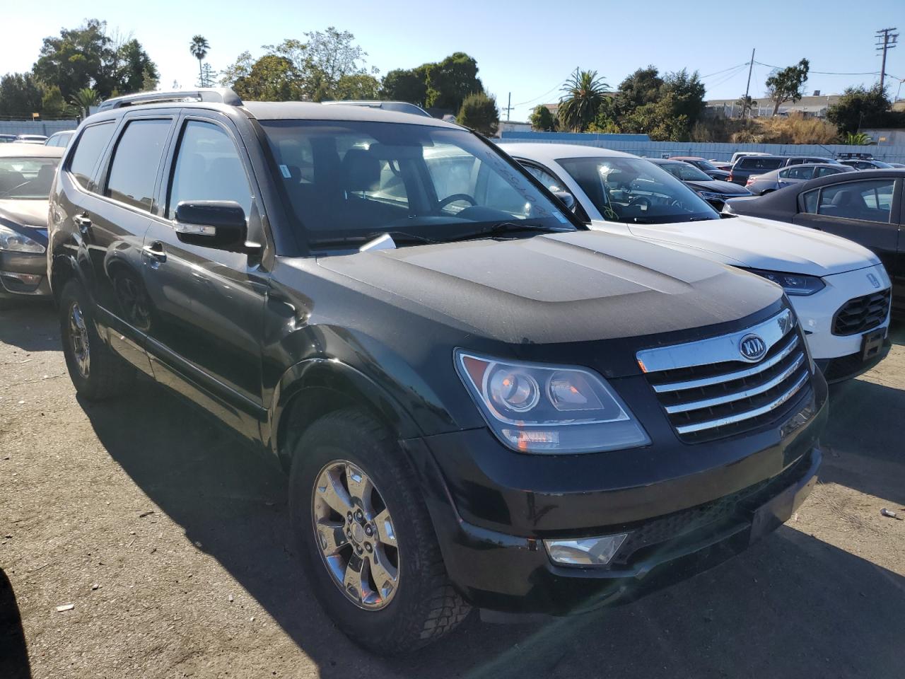 Image 3 of 2009 KIA BORREGO LX 2009 with VIN KNDJH741995036326