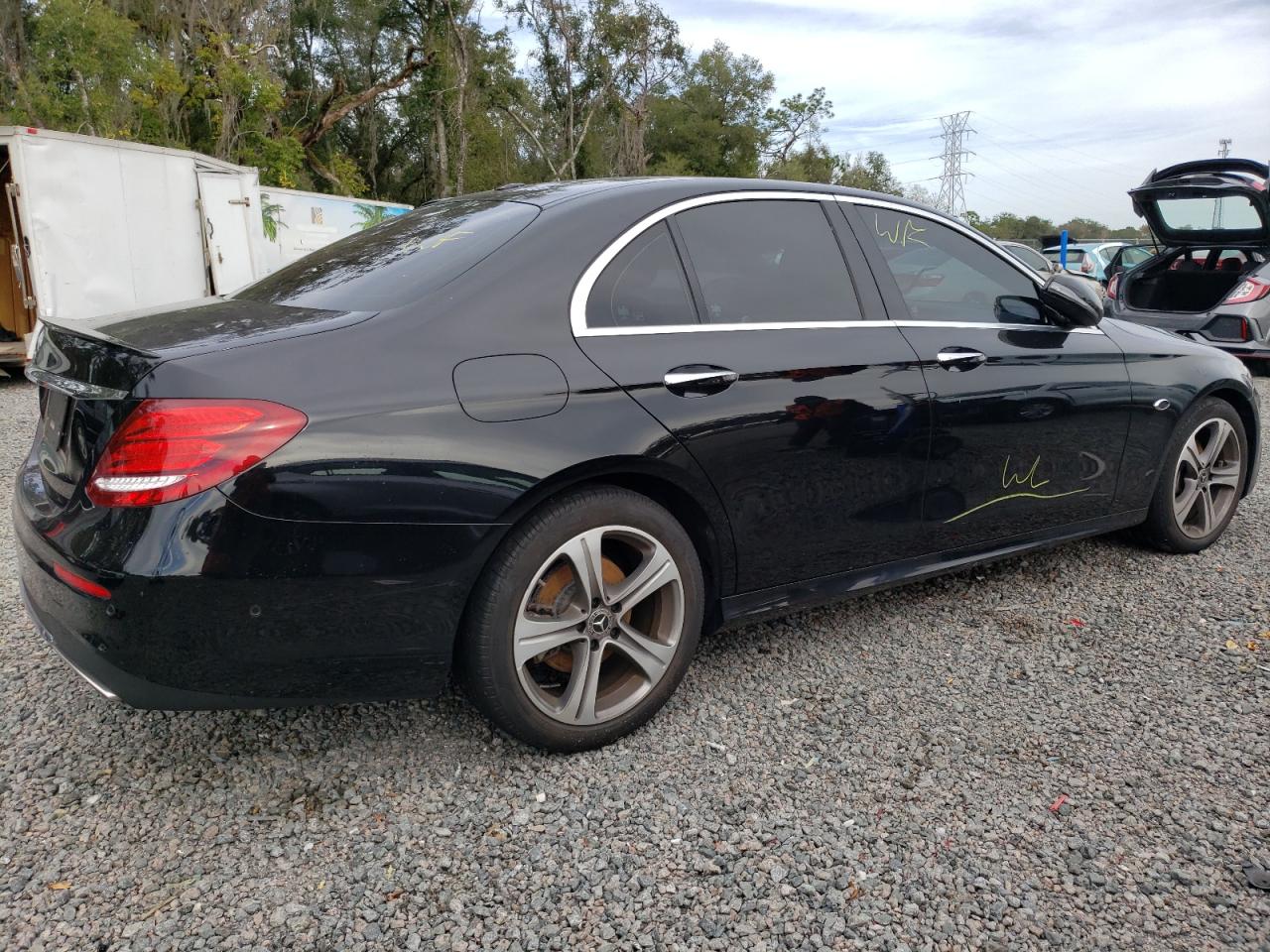 Image 3 of 2018 MERCEDES-BENZ E 300 4MATIC 2018 with VIN WDDZF4KB5JA429521