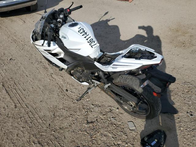Obraz 3 z 2023 KAWASAKI EX400  2023 z VIN JKAEXKH18PDAP6558