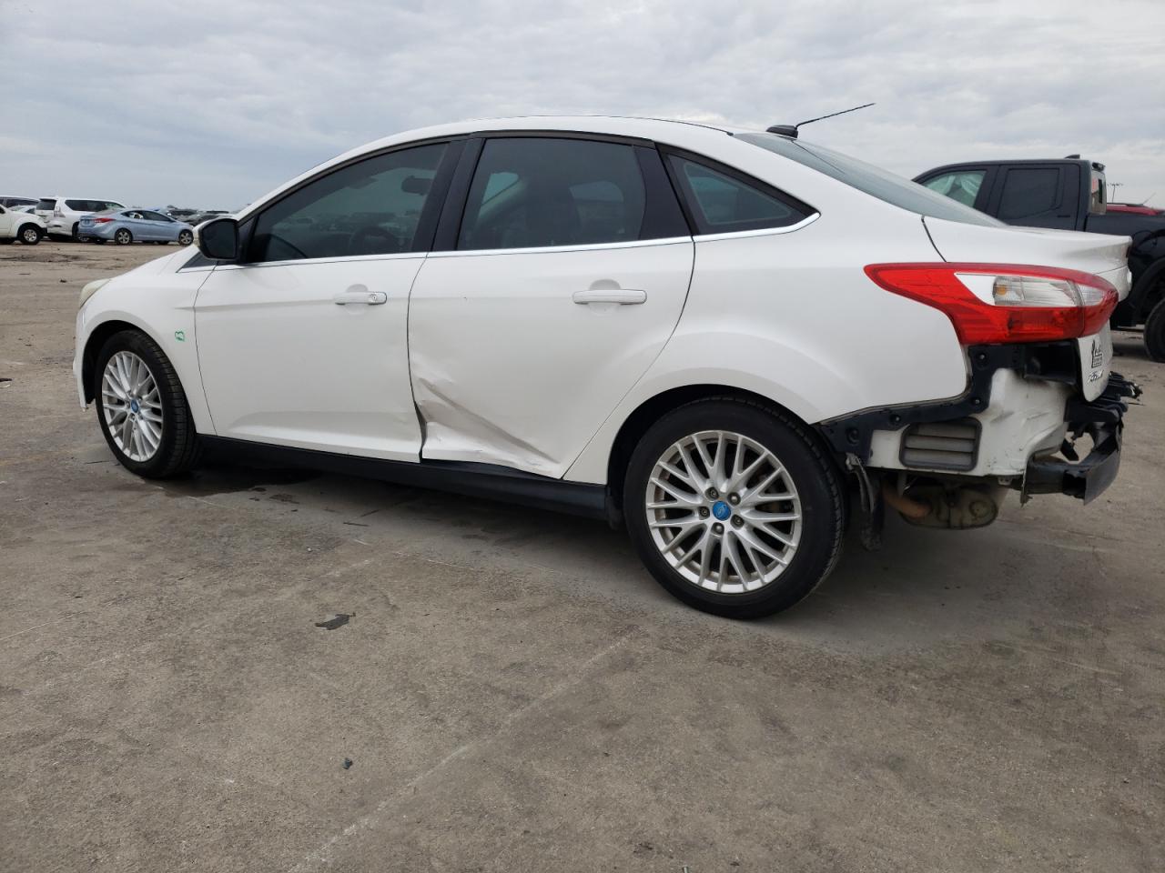 Image 2 of 2012 FORD FOCUS SEL 2012 with VIN 1FAHP3H23CL119532