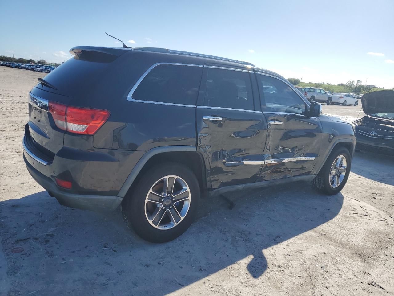 Image 3 of 2011 JEEP GRAND CHEROKEE LIMITED 2011 with VIN 1J4RR5GG1BC566273