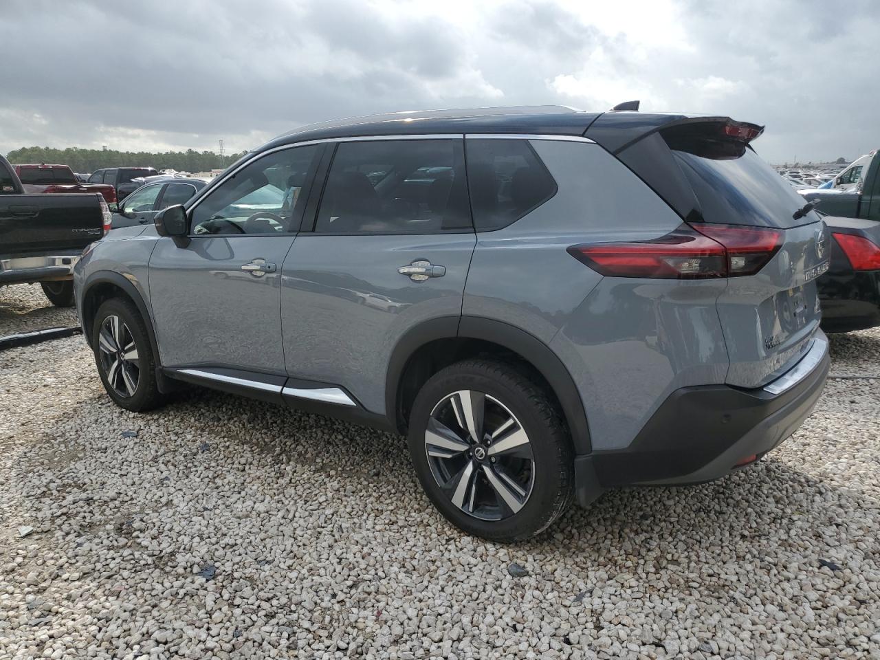 Image 2 of 2021 NISSAN ROGUE SL 2021 with VIN JN8AT3CA1MW020377