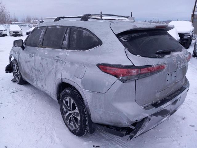 Image 2 of 2022 TOYOTA HIGHLANDER XLE 2022 with VIN 5TDHZRBHXNS581222