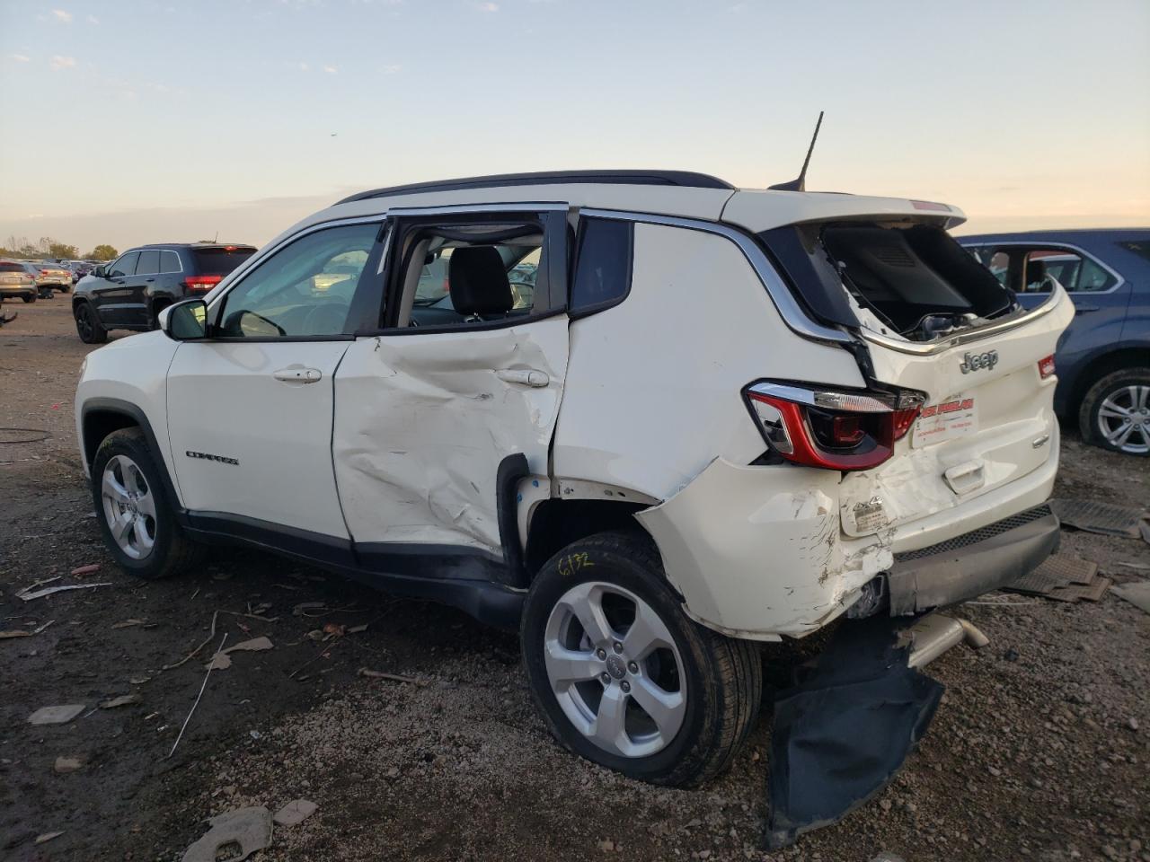 Obraz 2 z 2021 JEEP COMPASS LATITUDE 2021 z VIN 3C4NJDBB3MT552321