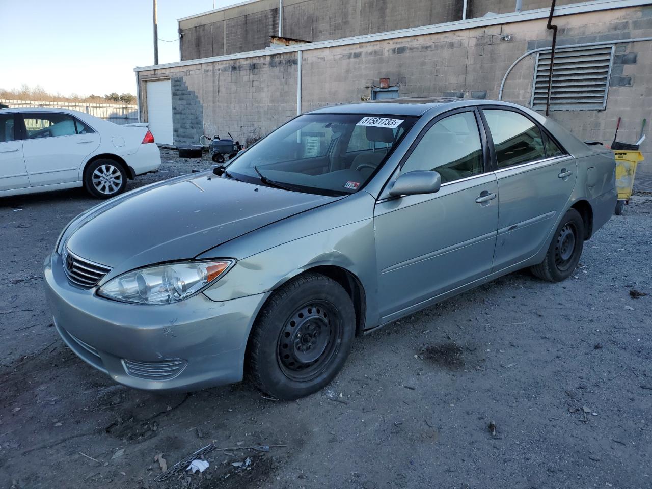 Obraz 1 z 2005 TOYOTA CAMRY LE 2005 z VIN 4T1BE32K95U587529
