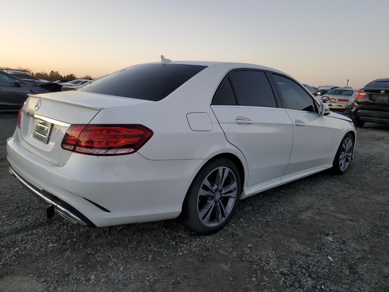 Изображение 3 2016 MERCEDES-BENZ E 350 2016 с VIN WDDHF5KB9GB202577
