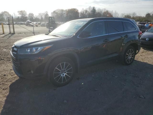 Image 1 of 2018 TOYOTA HIGHLANDER SE 2018 with VIN 5TDJZRFH7JS530105