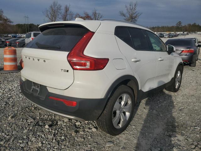 Image 3 of 2020 VOLVO XC40 T5 MOMENTUM 2020 with VIN YV4162UKXL2321687