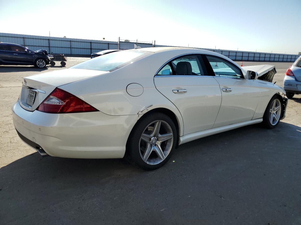 Image 3 of 2010 MERCEDES-BENZ CLS 550 2010 with VIN WDDDJ7CB6AA162057