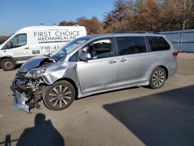 Obraz 1 z 2019 TOYOTA SIENNA XLE 2019 z VIN 5TDDZ3DC1KS227940