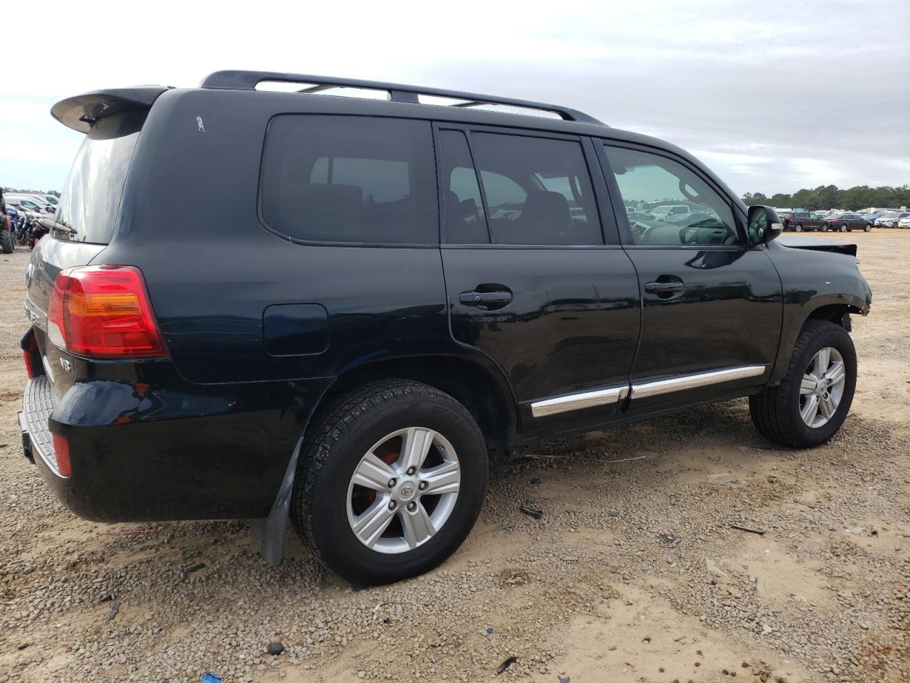 Image 3 of 2013 TOYOTA LAND CRUISER  2013 with VIN JTMHY7AJ1D4010840