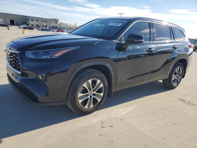 Image 1 of 2022 TOYOTA HIGHLANDER XLE 2022 with VIN 5TDGZRBH2NS226721