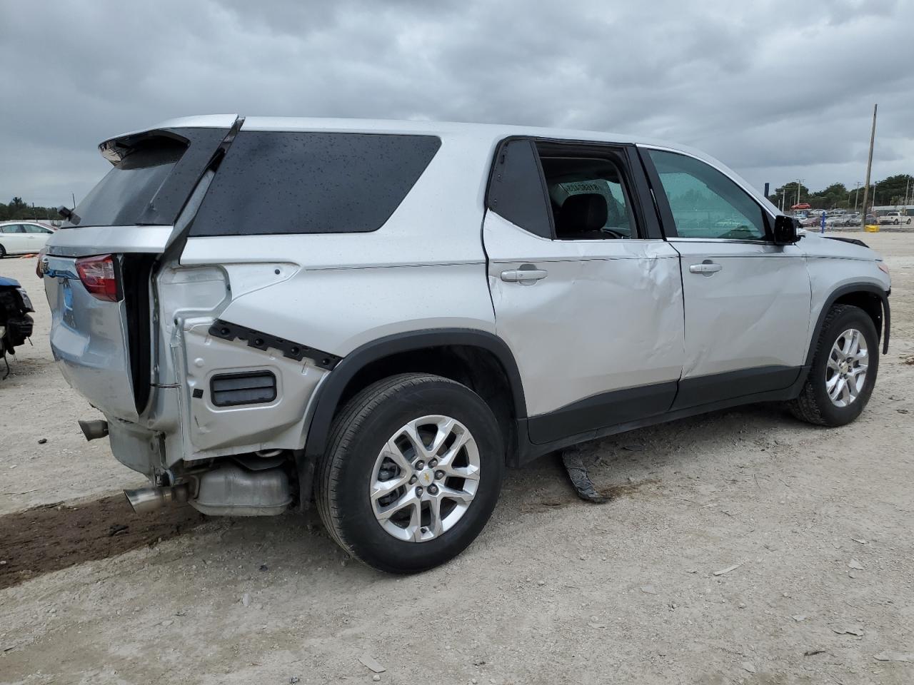 Image 3 of 2020 CHEVROLET TRAVERSE LS 2020 with VIN 1GNERFKW3LJ222909