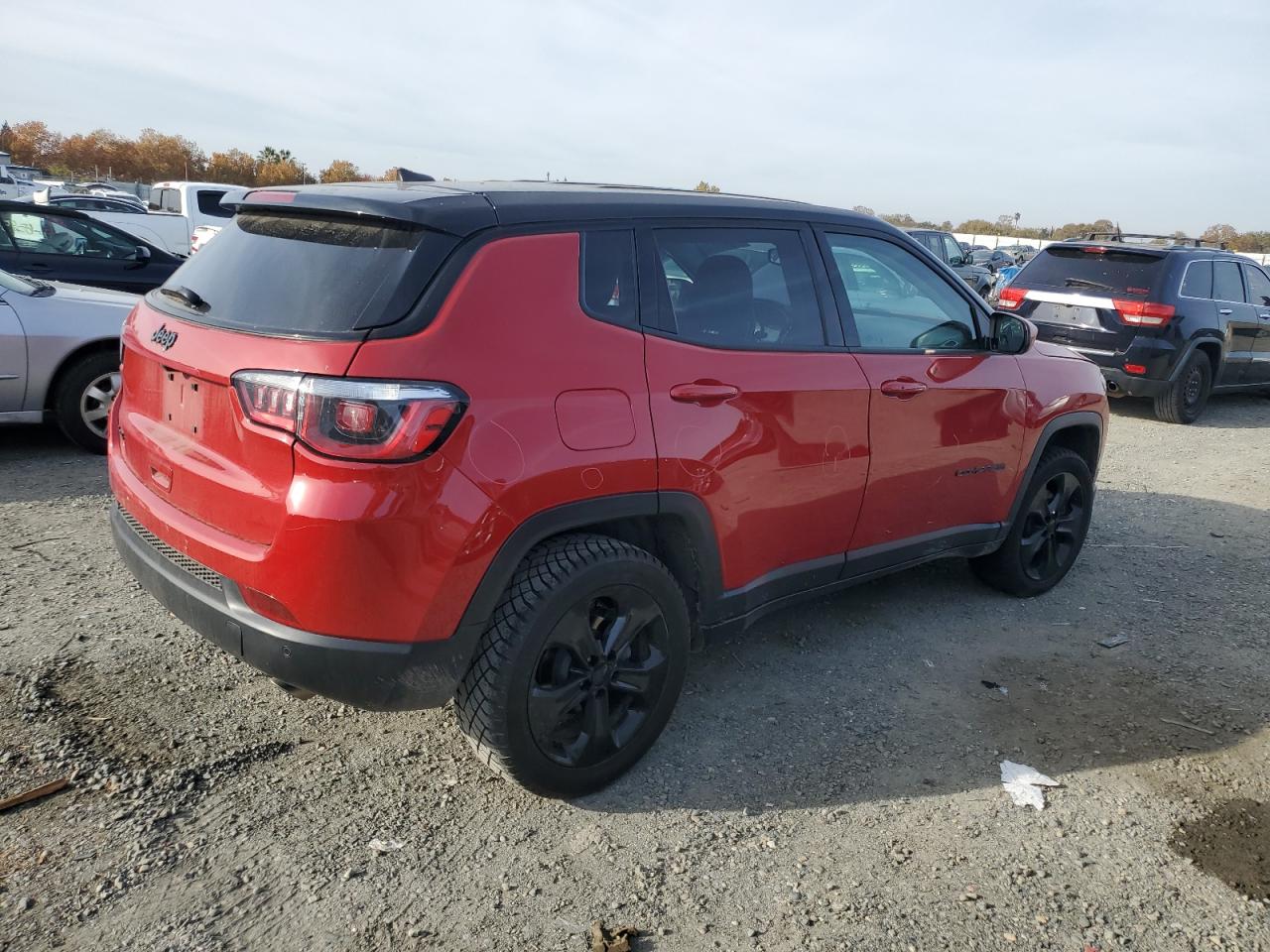 Image 3 of 2019 JEEP COMPASS LATITUDE 2019 with VIN 3C4NJDBB8KT826884