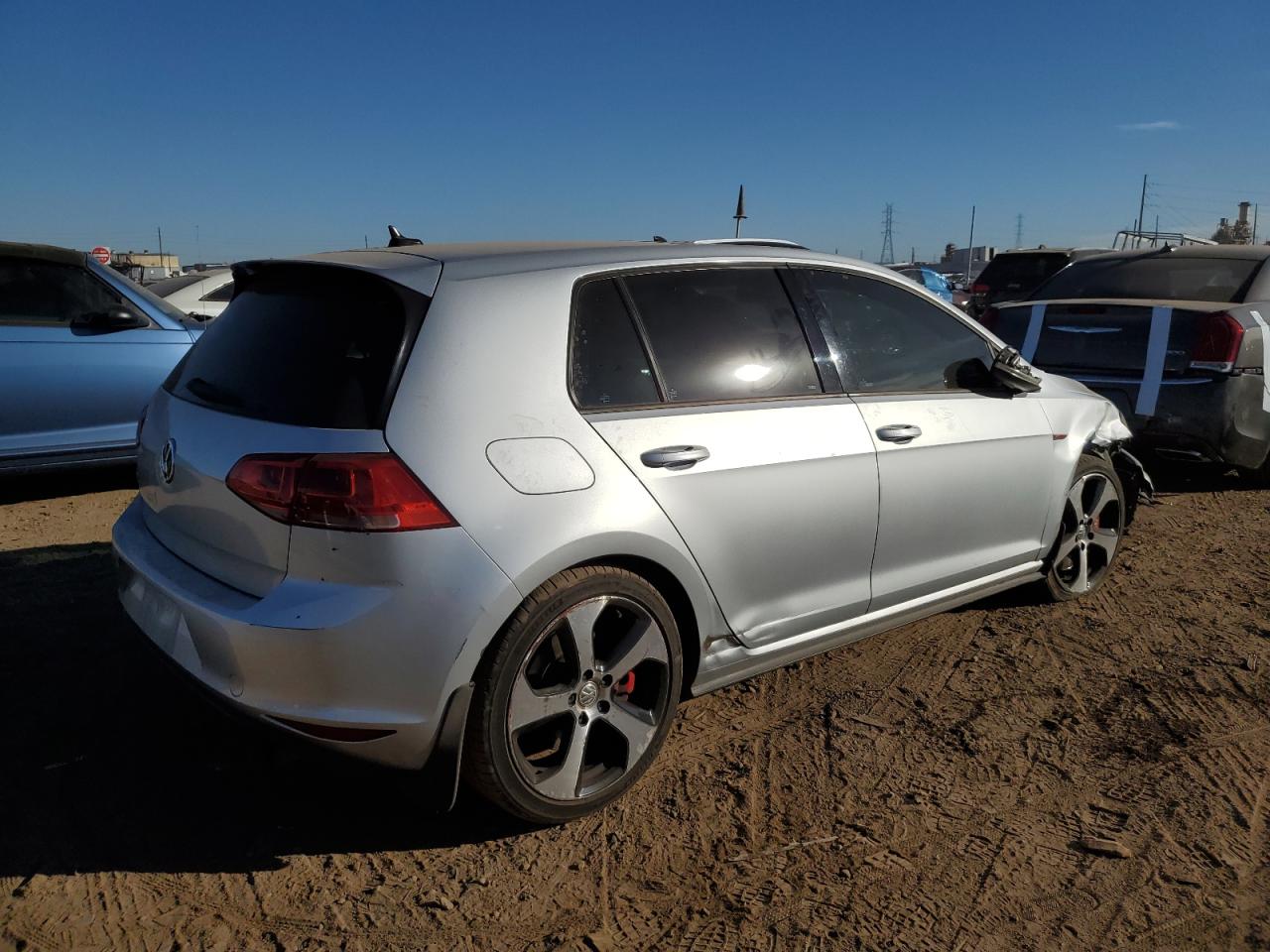 Obraz 3 z 2016 VOLKSWAGEN GTI S/SE 2016 z VIN 3VW447AUXGM069959