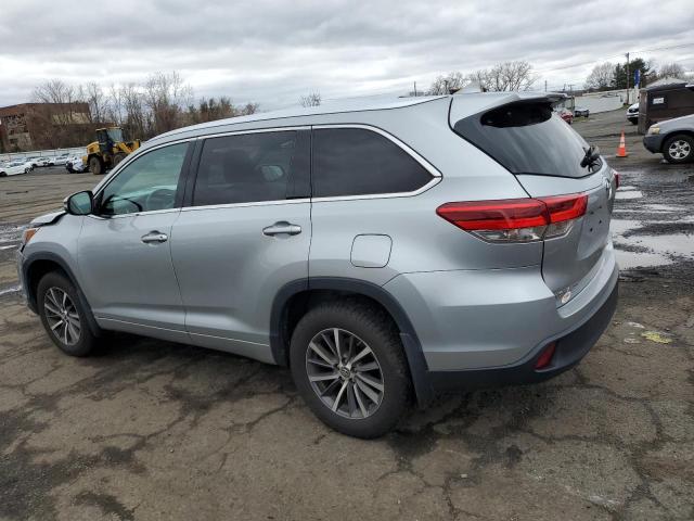 Image 2 of 2018 TOYOTA HIGHLANDER SE 2018 with VIN 5TDJZRFH5JS531236