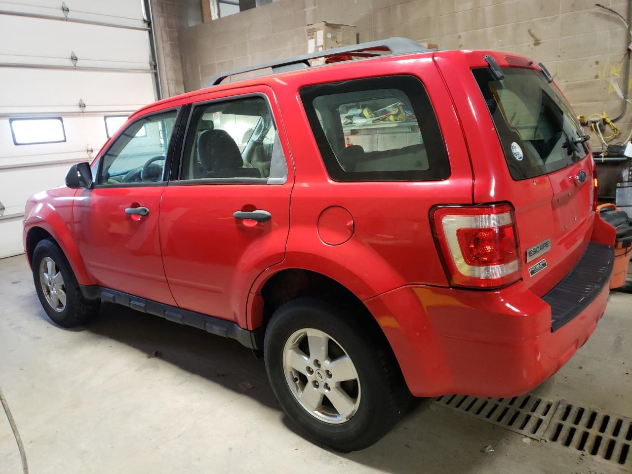 Obraz 2 z 2009 FORD ESCAPE XLS 2009 z VIN 1FMCU02799KA26444