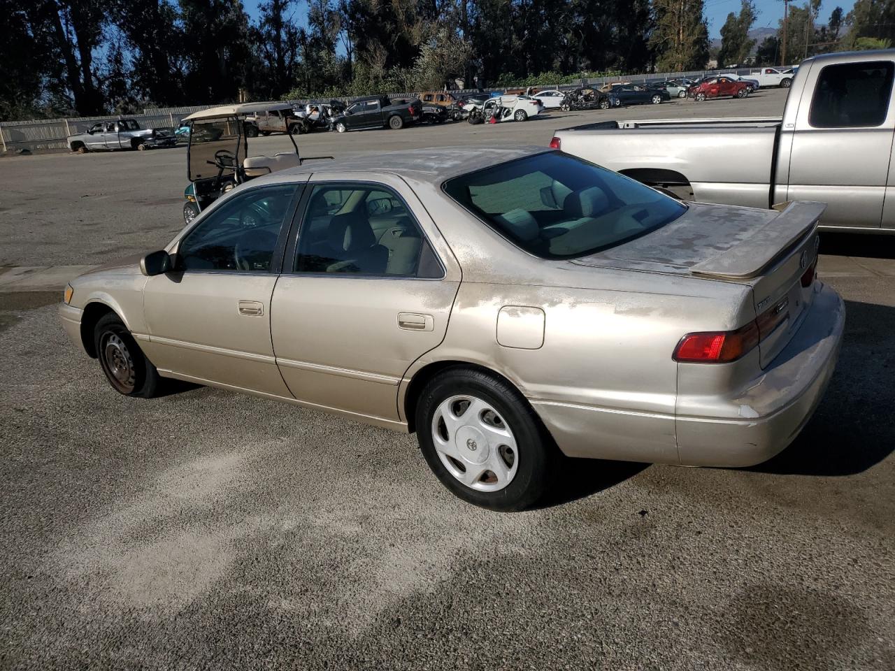 Image 2 of 1998 TOYOTA CAMRY CE 1998 with VIN 4T1BF22K7WU040672