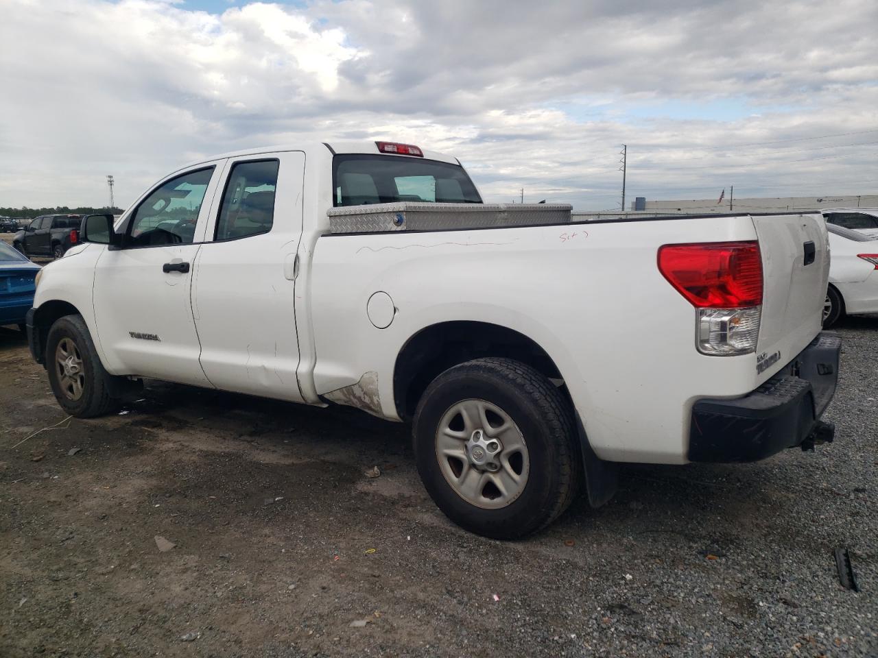 Изображение 2 2013 TOYOTA TUNDRA DOUBLE CAB SR5 2013 с VIN 5TFRU5F13DX029160