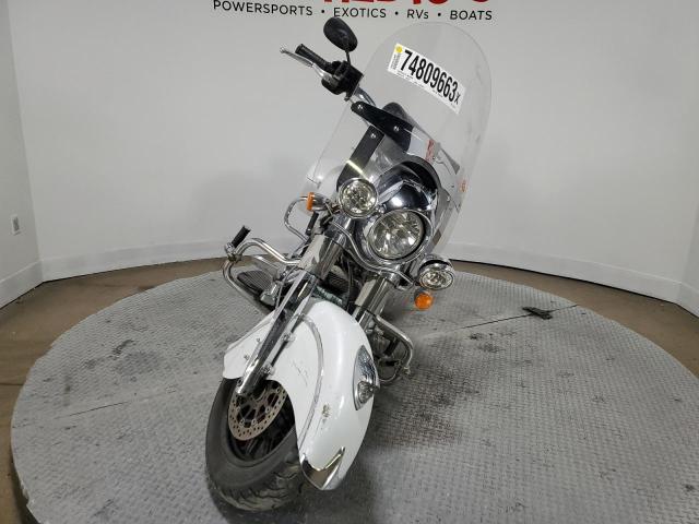 Image 2 of 2016 INDIAN MOTORCYCLE CO. CHIEF CLASSIC 2016 with VIN 56KCCCAA0G3331063