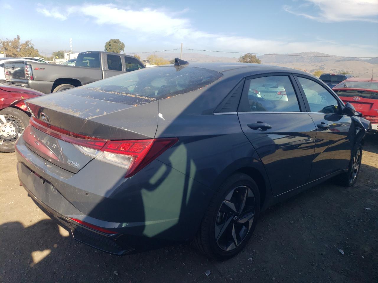 Image 3 of 2023 HYUNDAI ELANTRA LIMITED 2023 with VIN KMHLN4AJ4PU074095