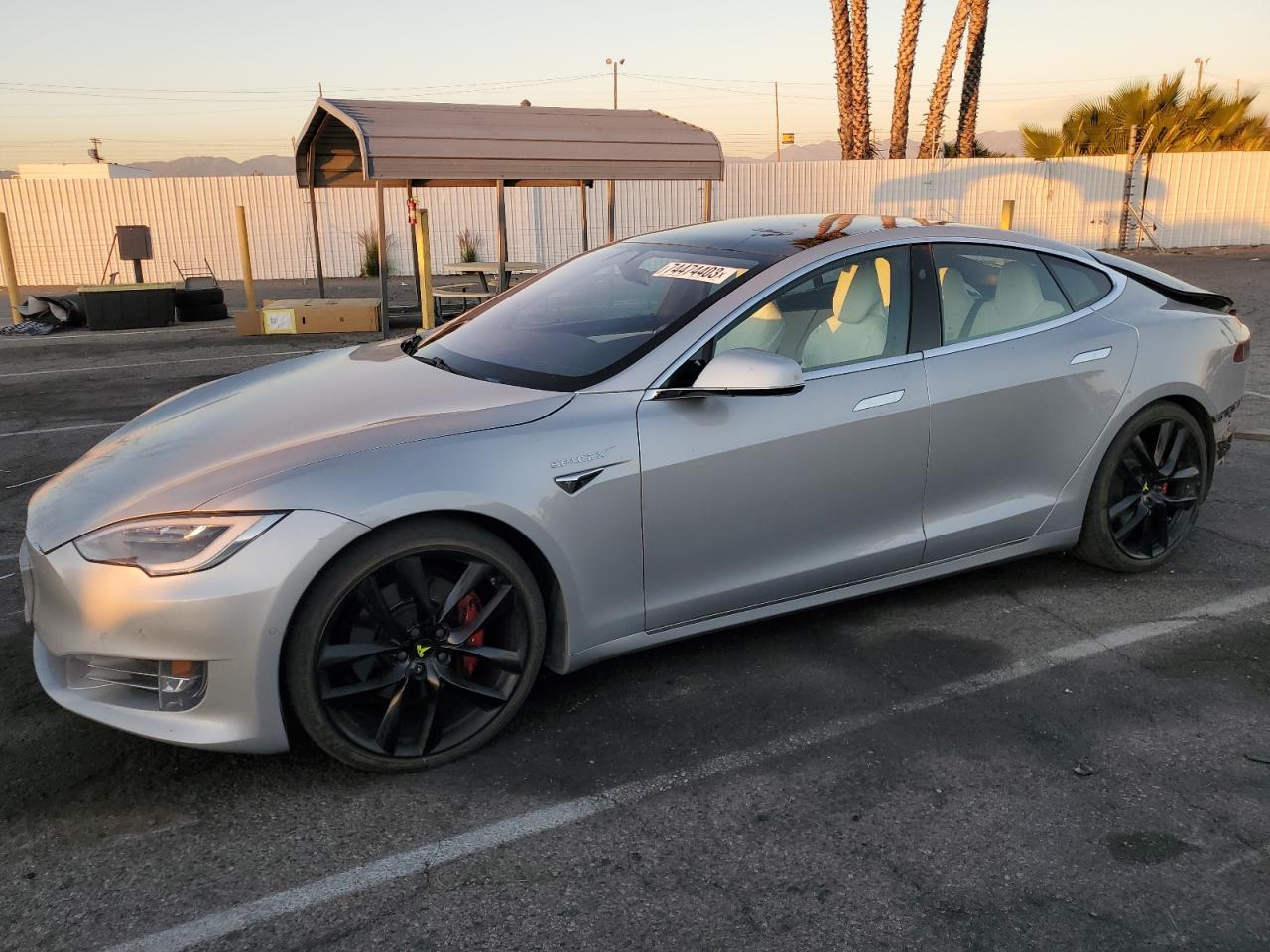 Obraz 1 z 2018 TESLA MODEL S  2018 z VIN 5YJSA1E43JF285366