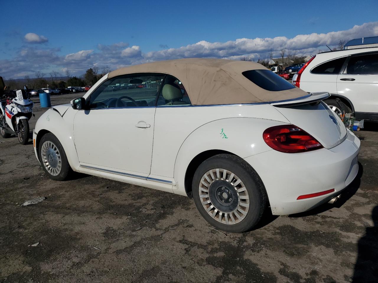 Изображение 2 2014 VOLKSWAGEN BEETLE  2014 с VIN 3VW5P7AT7EM801593