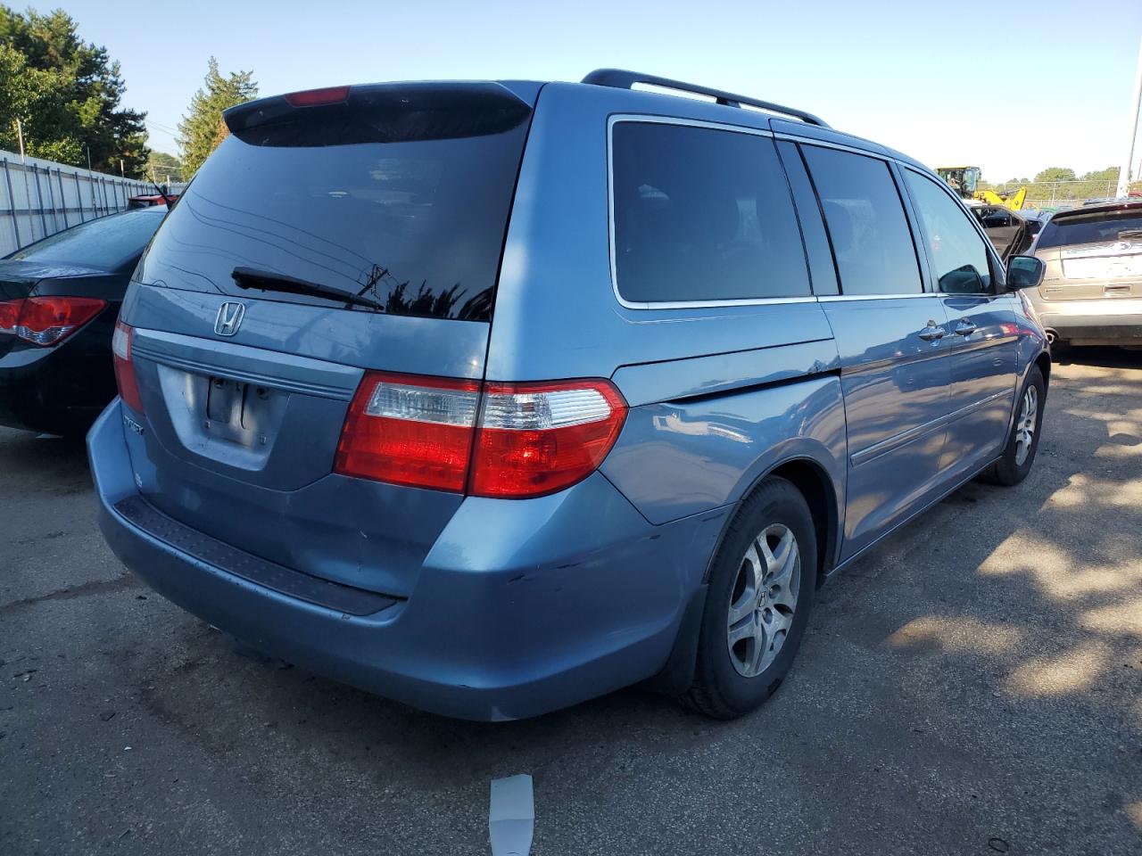Image 3 of 2006 HONDA ODYSSEY EXL 2006 with VIN 5FNRL38726B111306