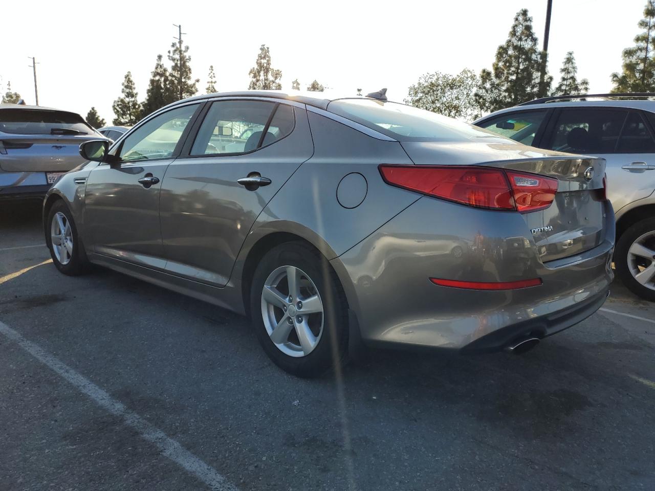 Obraz 2 z 2015 KIA OPTIMA LX 2015 z VIN 5XXGM4A7XFG485566