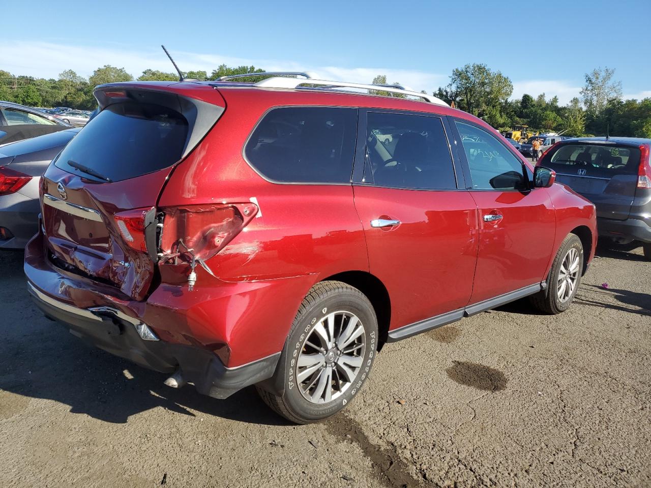 Image 3 of 2018 NISSAN PATHFINDER S 2018 with VIN 5N1DR2MM4JC679198