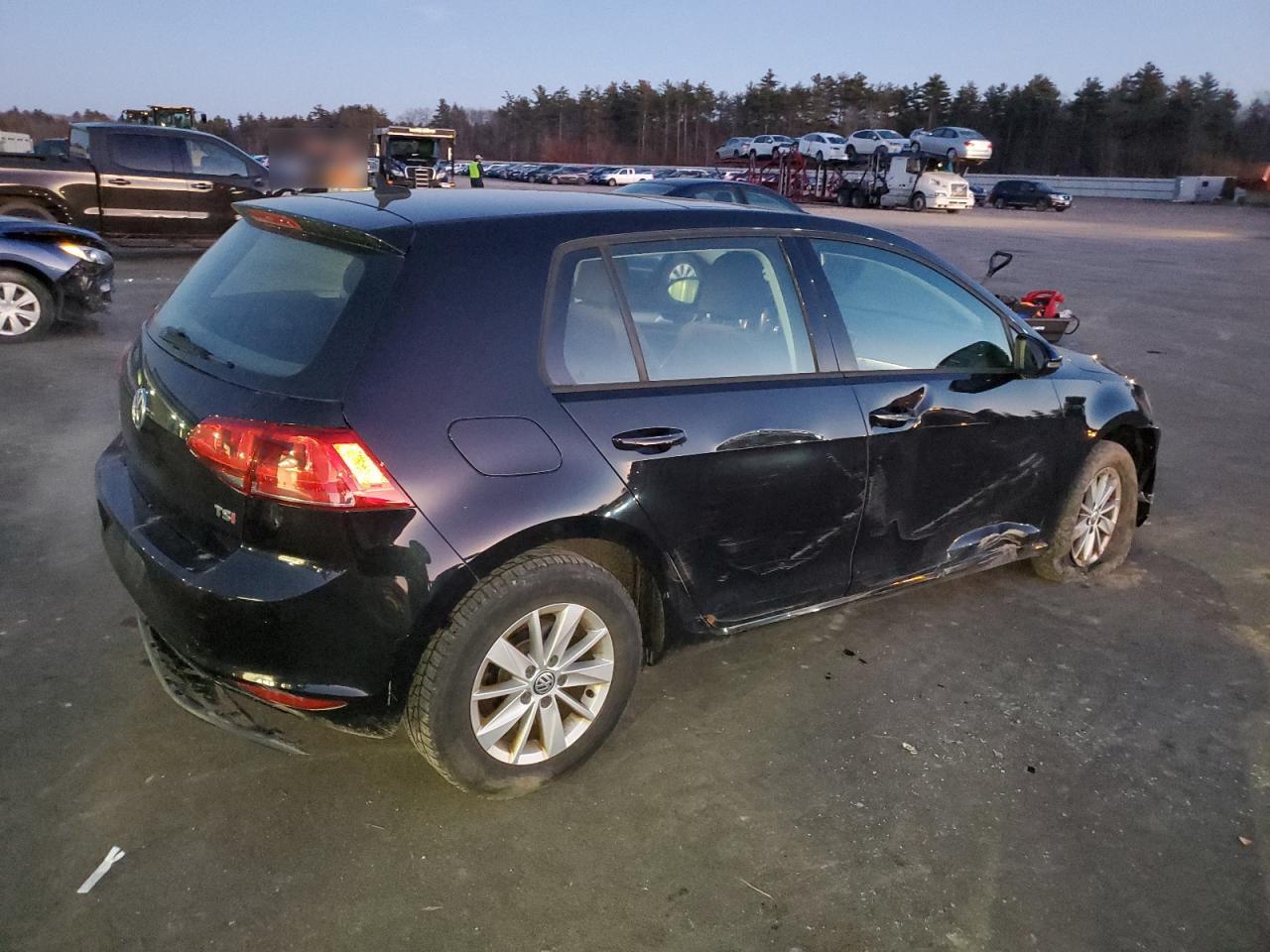 Image 3 of 2016 VOLKSWAGEN GOLF S/SE 2016 with VIN 3VW217AU3GM051299