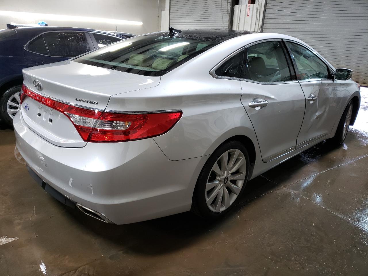 Image 3 of 2016 HYUNDAI AZERA LIMITED 2016 with VIN KMHFH4JG0GA527381