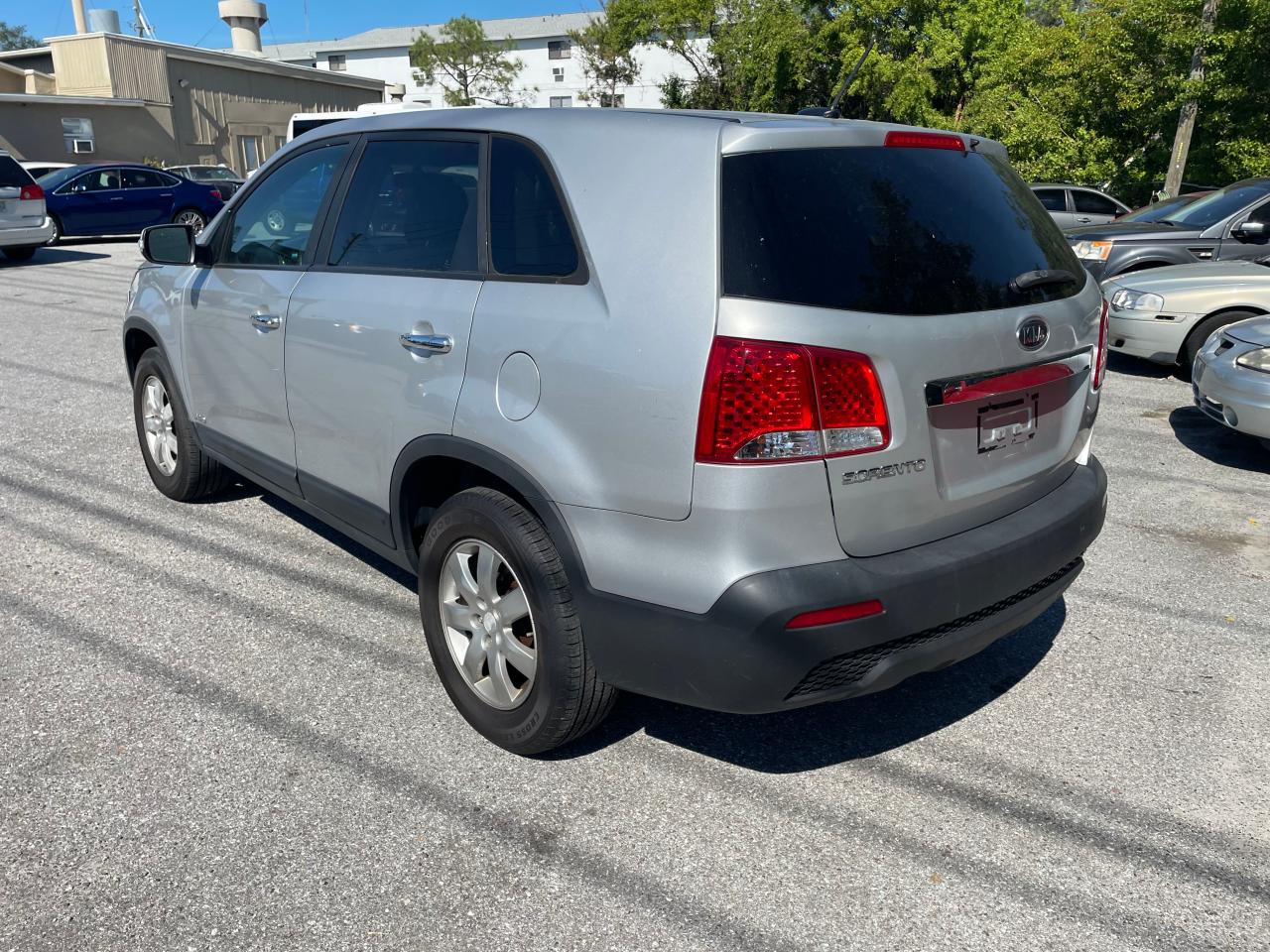 Image 3 of 2011 KIA SORENTO BASE 2011 with VIN 5XYKTCA15BG112296