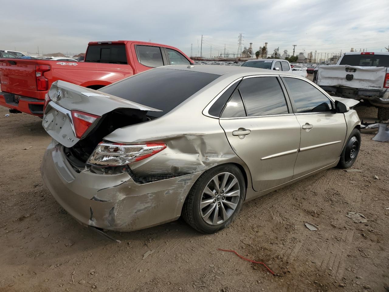 Image 3 of 2016 TOYOTA CAMRY LE 2016 with VIN 4T1BF1FK5GU514690