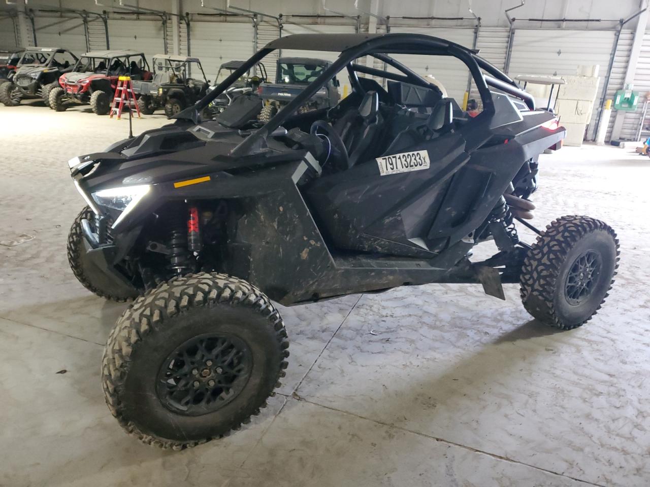 Obraz 2 z 2022 POLARIS RZR PRO R ULTIMATE LAUNCH EDITION 2022 z VIN 3NSRGL2K0NG383605