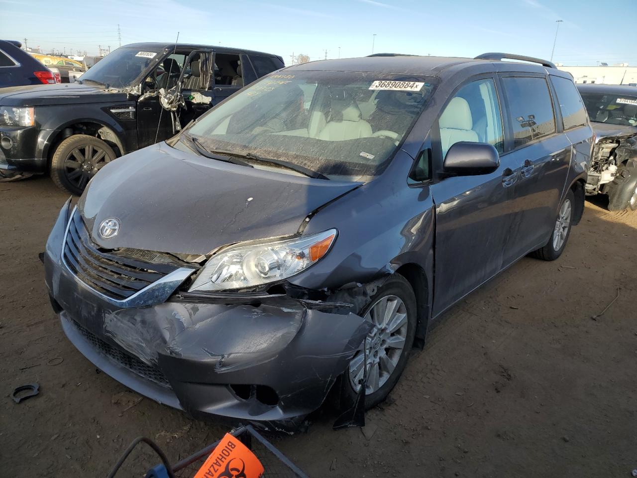 Obraz 1 z 2014 TOYOTA SIENNA LE 2014 z VIN 5TDJK3DC4ES090584