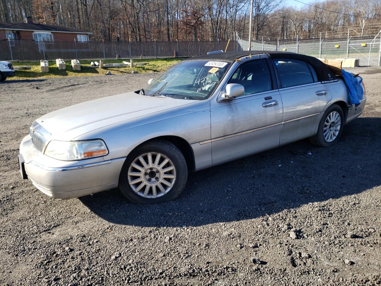 Изображение 1 2003 LINCOLN TOWN CAR EXECUTIVE 2003 с VIN 1LNHM81W53Y633801