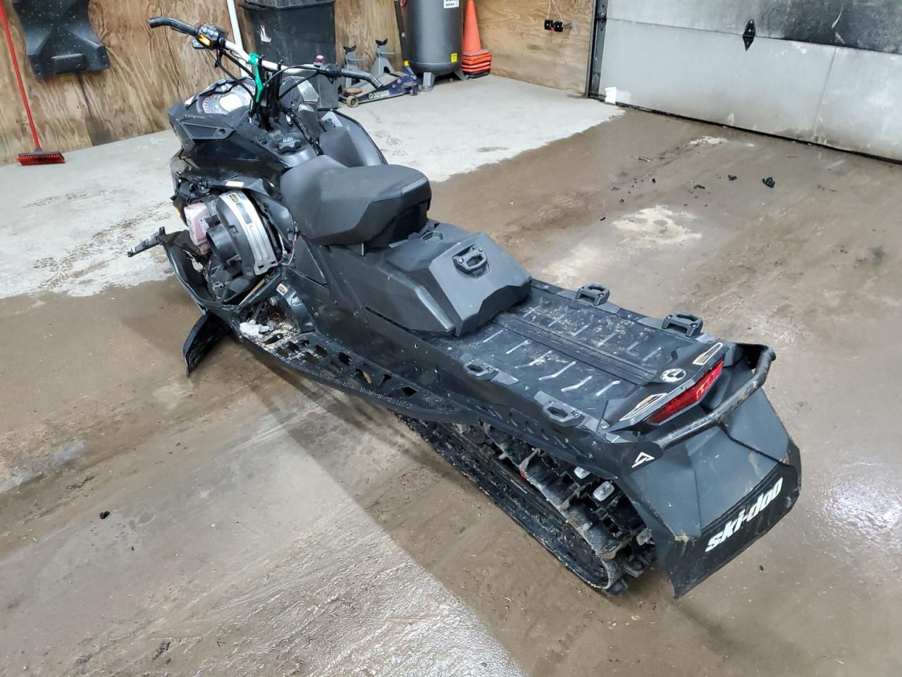 Obraz 3 z 2017 SKI DOO RENEGADE 2017 z VIN 2BPSUFHZXHV000244