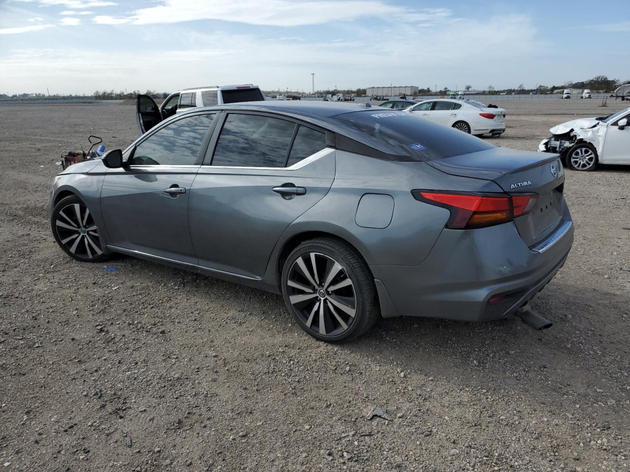 Image 2 of 2021 NISSAN ALTIMA SR 2021 with VIN 1N4BL4CV2MN368631