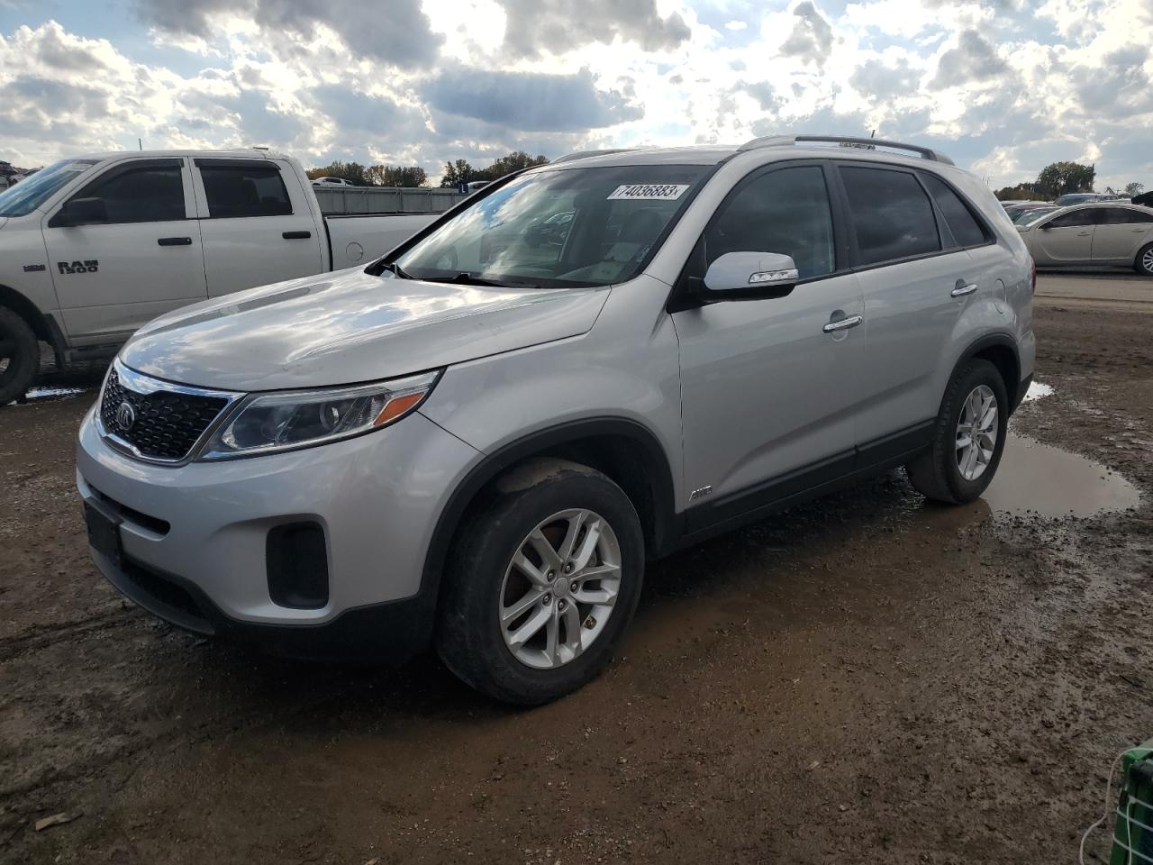 Image 1 of 2015 KIA SORENTO LX 2015 with VIN 5XYKTDA76FG623080