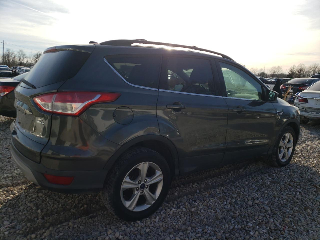 Obraz 3 z 2016 FORD ESCAPE SE 2016 z VIN 1FMCU9GX2GUC17654