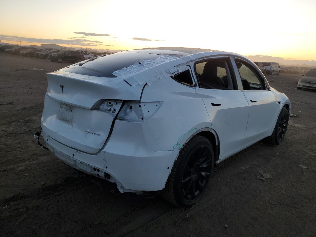 Image 3 of 2021 TESLA MODEL Y  2021 with VIN 5YJYGDEE1MF311387